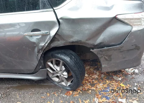 2015 Nissan Sentra Sr from USA, damaged, VIN 3N1AB7AP2FY305598